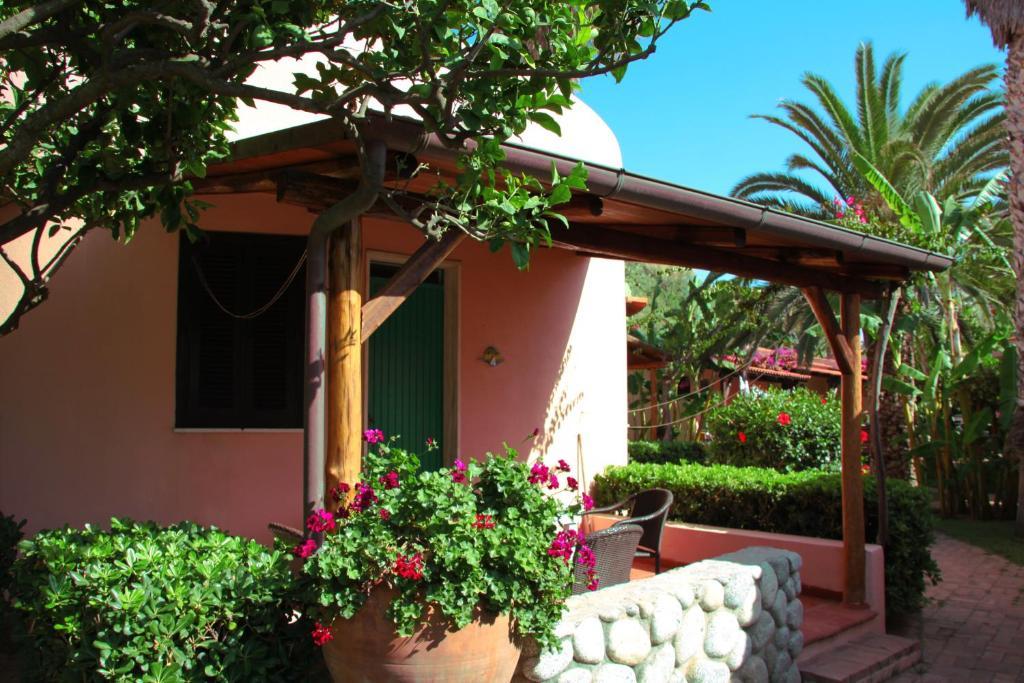 Hotel Villaggio Cala Di Volpe Capo Vaticano Bilik gambar