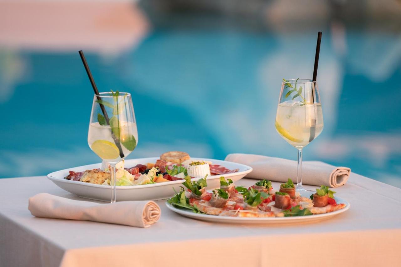 Hotel Villaggio Cala Di Volpe Capo Vaticano Luaran gambar