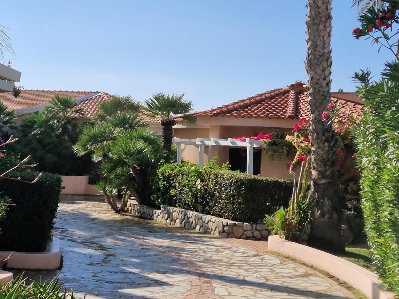 Hotel Villaggio Cala Di Volpe Capo Vaticano Luaran gambar