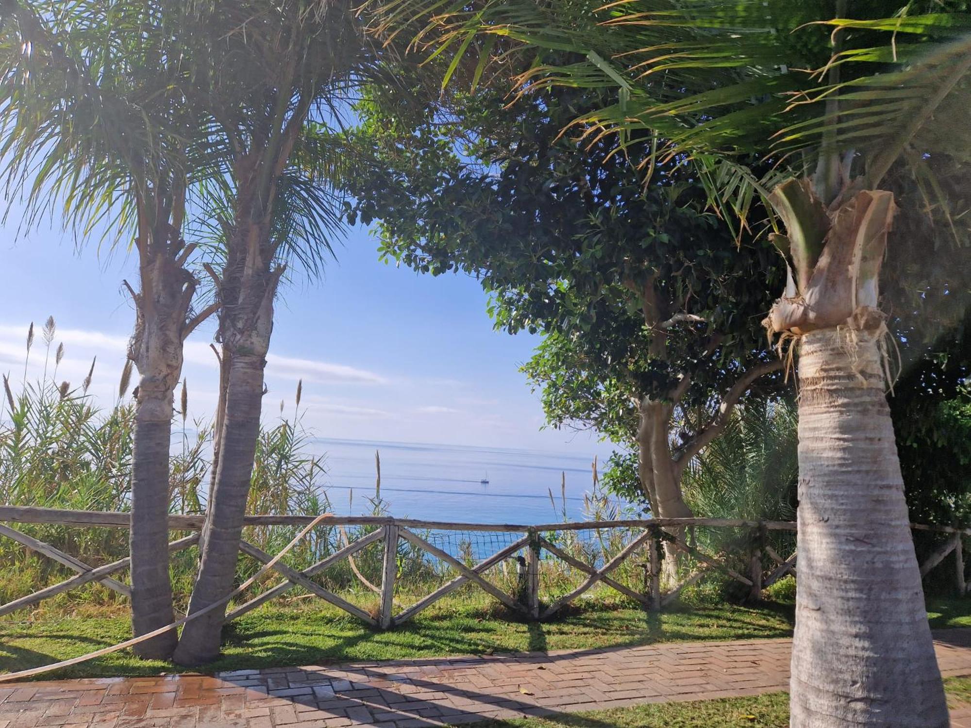 Hotel Villaggio Cala Di Volpe Capo Vaticano Luaran gambar
