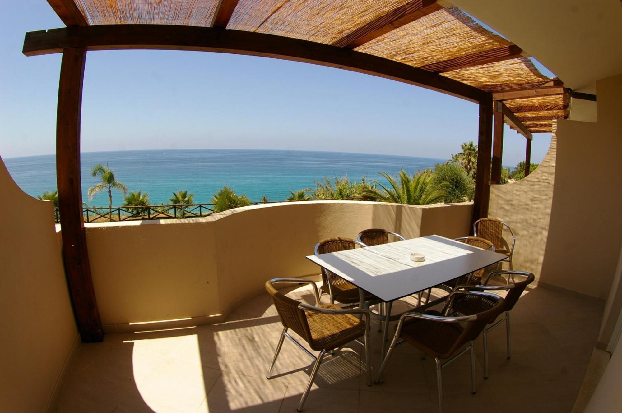 Hotel Villaggio Cala Di Volpe Capo Vaticano Luaran gambar