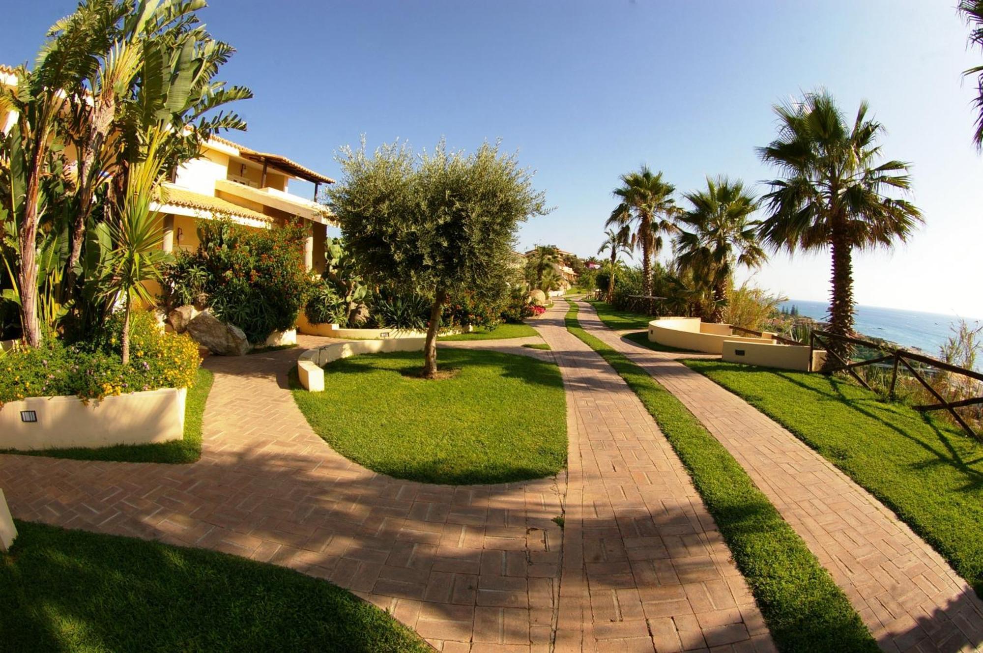 Hotel Villaggio Cala Di Volpe Capo Vaticano Luaran gambar