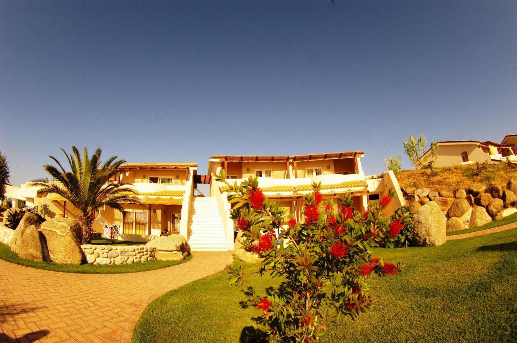 Hotel Villaggio Cala Di Volpe Capo Vaticano Luaran gambar