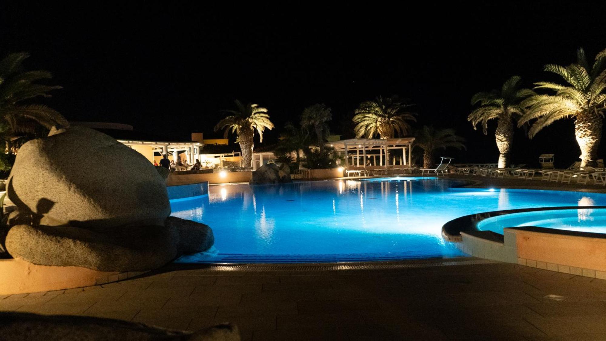 Hotel Villaggio Cala Di Volpe Capo Vaticano Luaran gambar
