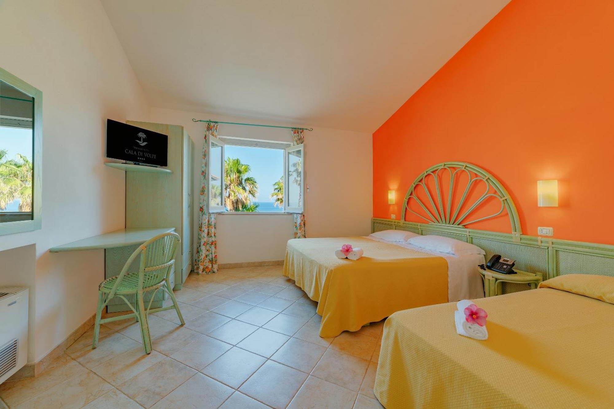 Hotel Villaggio Cala Di Volpe Capo Vaticano Luaran gambar
