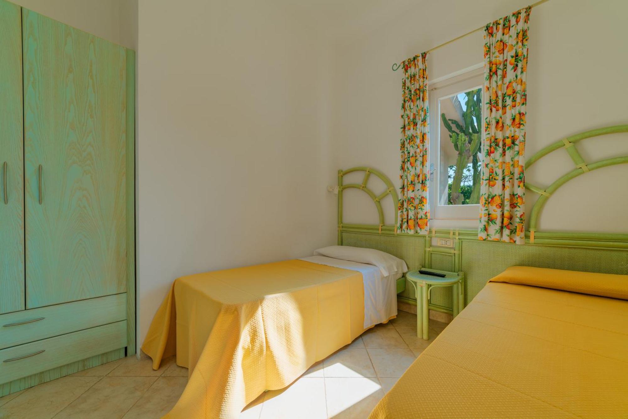 Hotel Villaggio Cala Di Volpe Capo Vaticano Luaran gambar