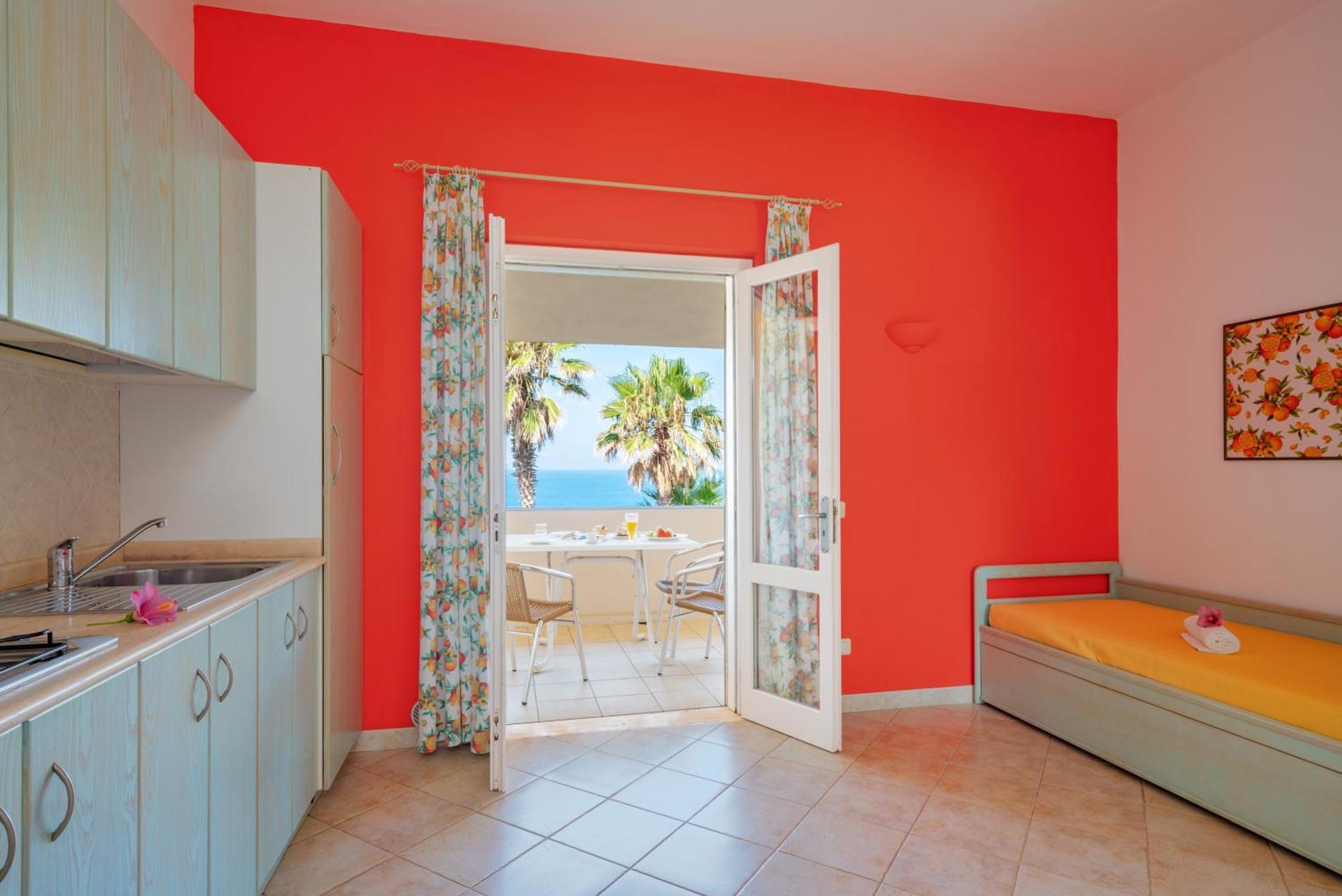 Hotel Villaggio Cala Di Volpe Capo Vaticano Luaran gambar