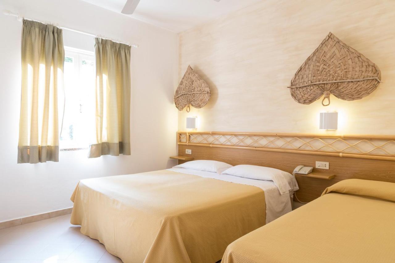 Hotel Villaggio Cala Di Volpe Capo Vaticano Luaran gambar